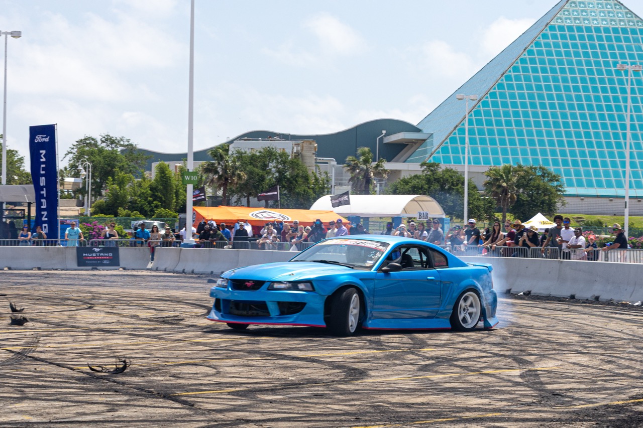 Blue Newedge Mustang drift auto