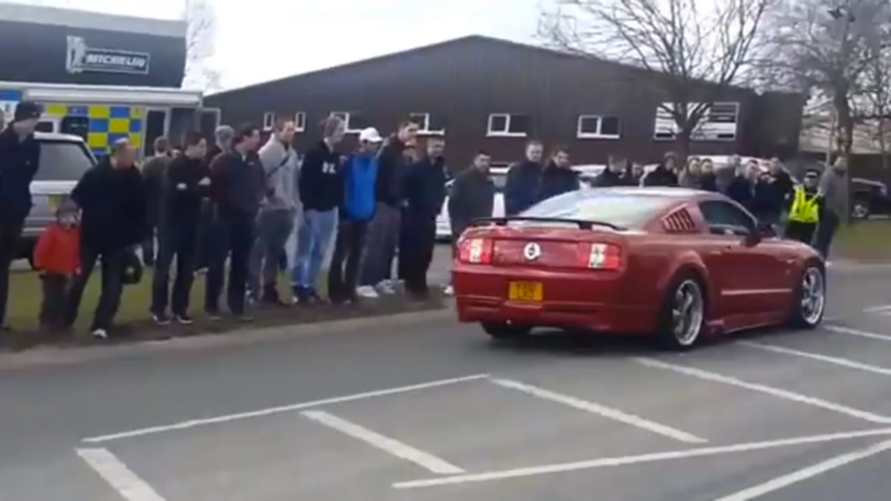Video: British Mustang Driver Makes Bloody Fool of Himself
