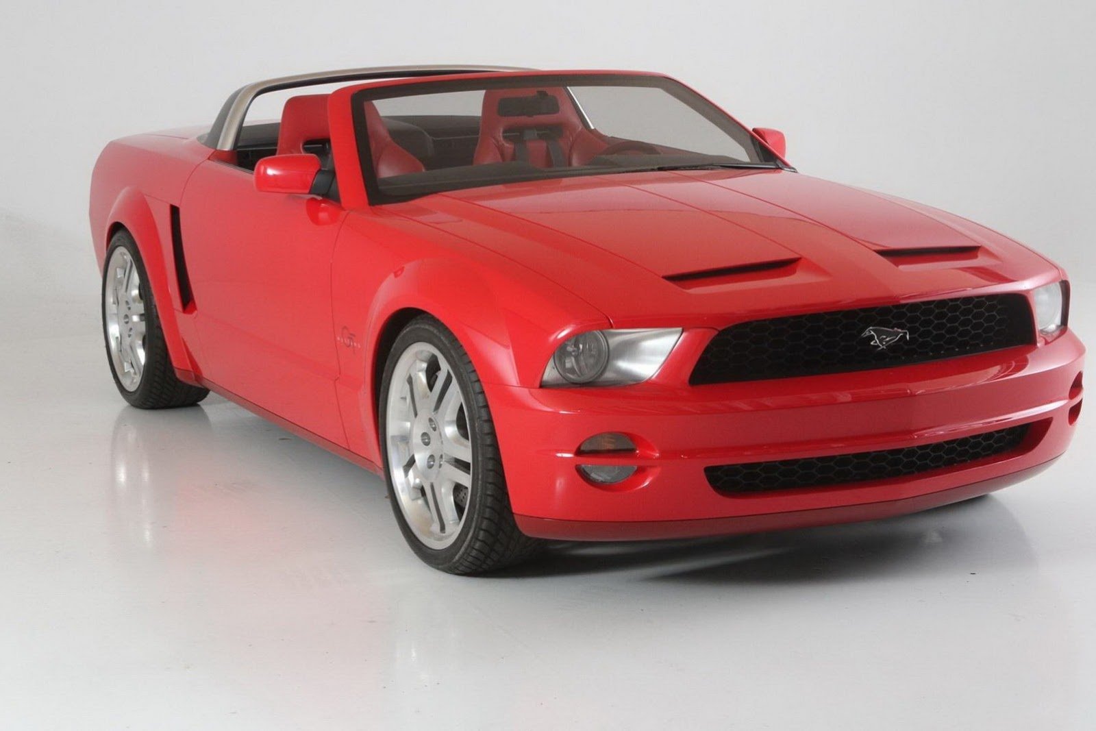 Ford Mustang Concept 2003