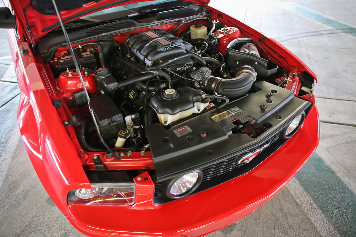 Driving Edelbrock's 08 Mustang with their 700 hp Coyote Crate Engine