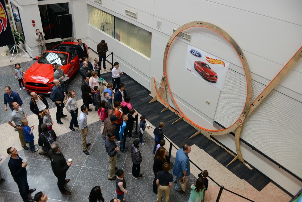 Video: Ford Sets World Record For Largest Hot Wheels Loop