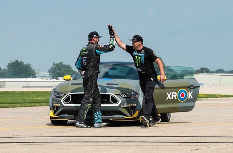 700HP Eagle Squadron Mustang Gathers Over $400,000 For Young Pilots