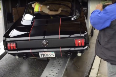 Video: A Mournful 1965 Mustang Moving Trailer Mishap