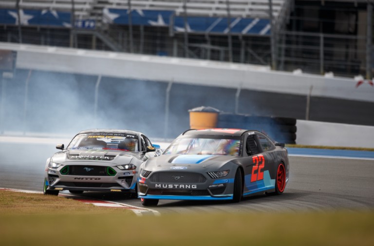 Logano & Gittin Welcome The NASCAR Mustang With A Big, Smoky Drift