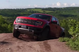 Video: Reviewing A High-Mileage 2010 Raptor In The Dirt