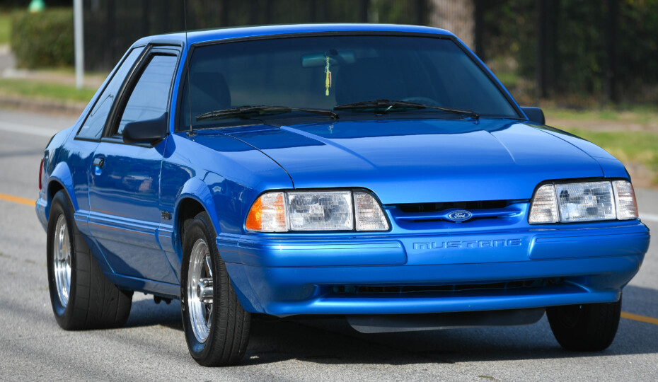 OEM-PLUS: This Bimini Blue Coupe Build Reflects ‘90s upgrades