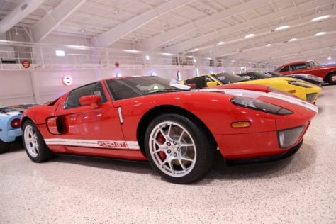 American-Muscle-Car-Museum-Tour-8732005-Ford-GT